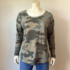 (NWOT) Maurices Womens XL Green Camo thermal long sleeve shirt